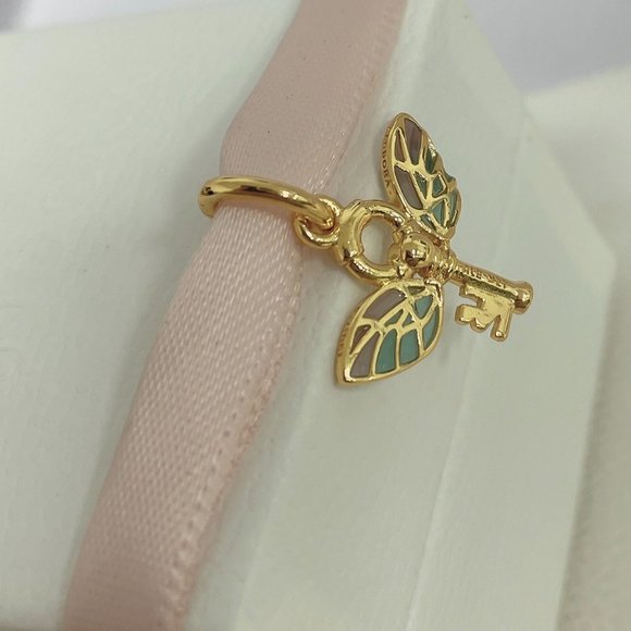 Pandora Harry Potter Winged Key Pendant/Charm - Picture 4 of 5